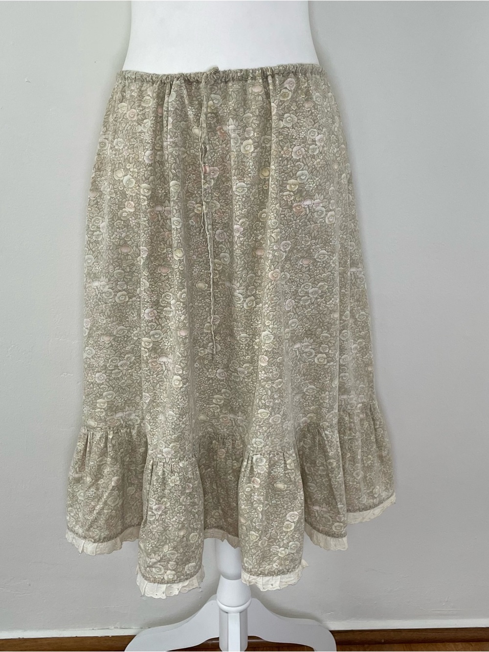 Vintage Poppy Seeds Cottagecore Floral Tiered Skirt with Eyelet Trim